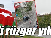 Kars’ta kuvvetli rüzgar maddi hasara yol açtı