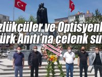 Gözlükçüler ve Optisyenler Atatürk Anıtı’na çelenk sundu
