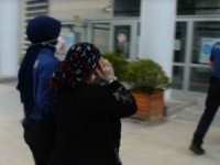 Çocuğunu kullanarak hırsızlık yapan kadın yakalandı