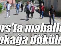 Kars’ta mahalleli sokağa döküldü