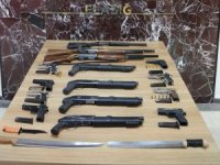 Elazığ'da çeşitli suçlardan aranan 16 kişi tutuklandı