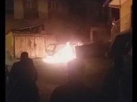 Park halindeki otomobil alevlere teslim oldu