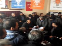 AK Parti'de İstifa Depremi