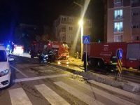 Kocaeli’de mobilya atölyesi yandı binada mahsur kalanları itfaiye kurtardı
