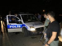 Ses bombası attıkları sırada polise denk gelen şüpheliler yakayı ele verdi