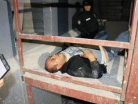 Polisten kaçan hırsız inşaattan düşüp yaralandı