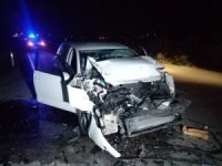 TIR’a arkadan çarpan otomobil hurdaya döndü: 1 yaralı