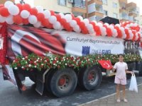 Kuşadası’ndaki Cumhuriyet coşkusu yağmur altında devam etti