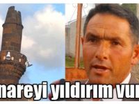 Minareyi yıldırım vurdu