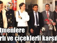 Öğretmenlere kaşarlı ve çiçeklerli karşılama