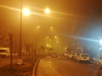 Şanlıurfa’da boş sokaklar sisle kaplandı