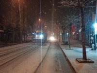 Düzce’de yağan kar kısıtlamayı unutturdu