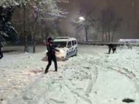 Sakarya’da polis ekipleri gönüllerince karın keyfini çıkardı