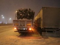 Bolu Dağı’nda kar nedeniyle ulaşımda aksaklık yaşanıyor