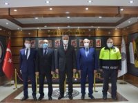 Terfi eden müdürlere plaket verildi