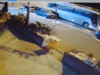 İşçileri almaya giden servis otobüsü alevlere teslim oldu
