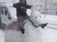 Kardan eşek yapıp bindiler
