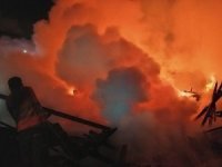 21 yıl önce yanan kereste fabrikası yine alevlere teslim oldu