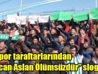 Karsspor taraftarlarından “Özgecan Aslan Ölümsüzdür” sloganları