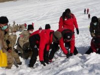 Çığ timinden nefes kesen tatbikat