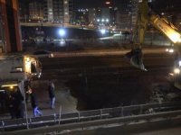 Kilit kavşakta su borusu patladı: Ankara-Kayseri kara yolu trafiğe kapatıldı