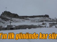 Kars’ta Mart’ın ilk gününde kar sürprizi
