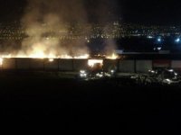 Kahramanmaraş’ta fabrika yangını drone ile görüntülendi