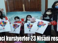 Öğrenci kursiyerler 23 Nisanı resmetti