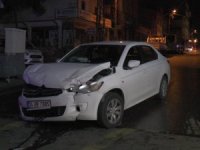Ümraniye’de otomobil ile hafif ticari araç çarpıştı: 5 yaralı