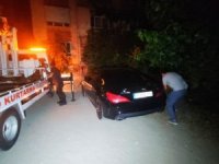 Trafikte terör estiren maganda lüks aracını bırakıp kayıplara karıştı