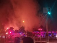 Başakşehir’de iş yerinde çıkıp ormanlık alana sıçrayan yangın söndürüldü
