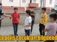 Kars’ta polis çocukları bilgilendiriyor