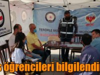 Kars’ta polis öğrencileri bilgilendiriyor