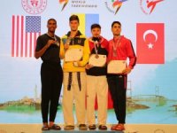 Emre ve Merve’den altın madalya