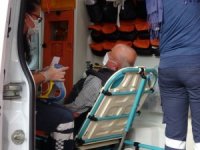 Motosiklet ile kamyonet çarpıştı: 1 yaralı