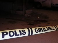 Husumetli iki kişi birbirlerini tabancayla vurdu