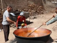 Gaziantep’te üzümden yapılan tatlı tarhana mesaisi başladı