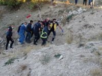 Hisarcık’ta otomobil uçuruma yuvarlandı: 1 ölü, 1 yaralı