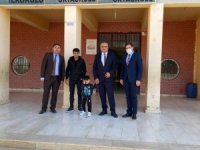 Kızıltepe’de protez bacağına kavuşan 5 yaşındaki Muhammed, okula başladı
