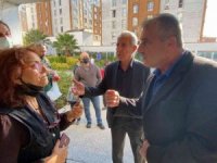 Site sakinleri yönetim için ayaklandı