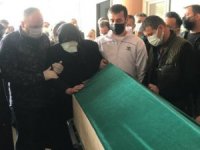 Koronaya yenilen hemşireyi mesai arkadaşları son yolculuğuna uğurladı