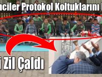 Vali Zil Çaldı, Öğrenciler Protokol Koltuklarını Kaptı