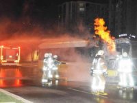 Başakşehir’de özel halk otobüsü alev topuna döndü