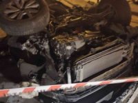 Üsküdar’da lüks araçla takla attı, hiçbir şey olmamış gibi canlı yayına devam etti
