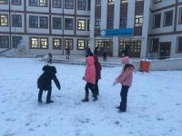 Bilecik’te kar yağışına en çok çocuklar sevindi