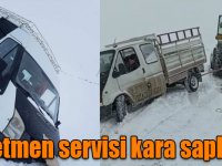 Kars’ta öğretmen servisi kara saplandı
