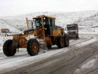 Erzincan’da kar ve tipiden 339 köy yolu ulaşıma kapandı