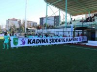 Avrupa’nın En İyi Türk Kadın Futbolcusu Defterli şiddete ’hayır’ dedi