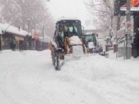 Pütürge’de karla mücadele sürüyor