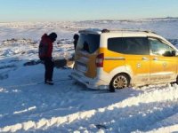 Diyarbakır’da karda mahsur kalan 1’i bebek 5 kişi AFAD tarafından kurtarıldı